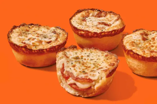 Little Caesars begrüßt neue Pizzen im Taschenformat auf seiner Speisekarte