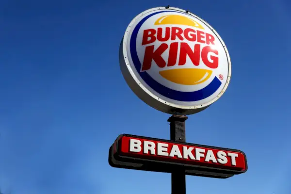 バーガーキングはクロワッサンの朝食サンドイッチを1ペニーで提供中 – しかし落とし穴がある