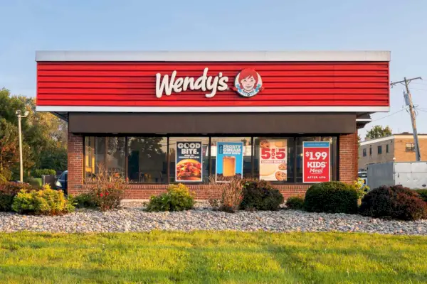 Wendy's ainda planeja introduzir preços dinâmicos em 2025 - Veja por que pode não ser uma boa ideia