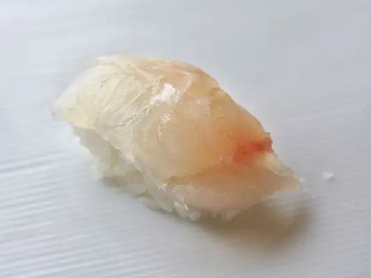 Warum der früher als „Schnapper“ bekannte Fisch bei Sugarfish jetzt „Seebrasse“ genannt wird