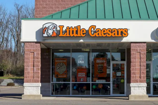 Es ist offiziell: Die Brezelkrustenpizza von Little Caesars kommt zurück