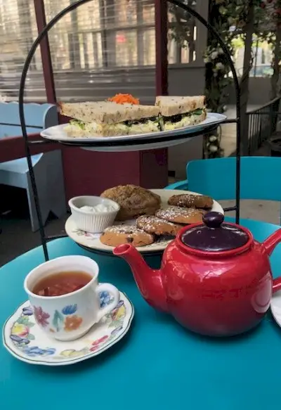 Revisión de la taza de té de Alice