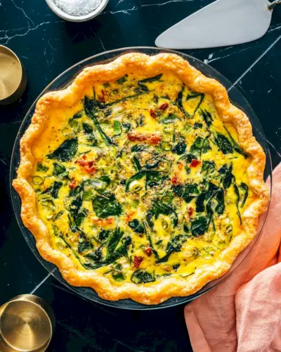 Was man zur Quiche servieren sollte
