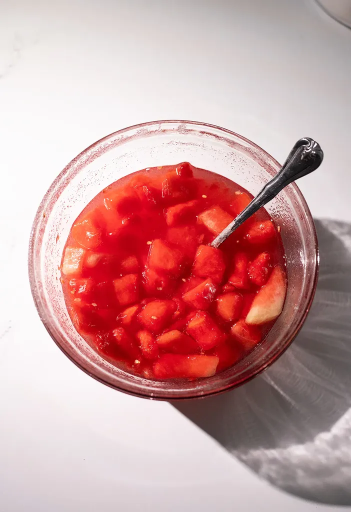 Przepis na syrop arbuzowy (do napojów, deserów i nie tylko)' title=