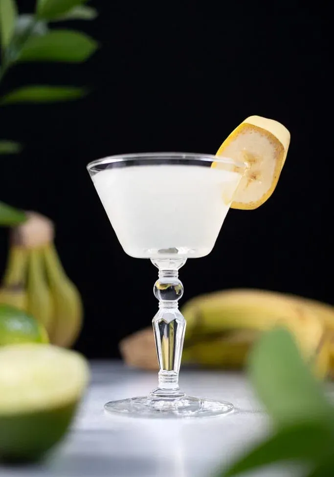 Recept na banánové daiquiri (s domácím banánovým sirupem)