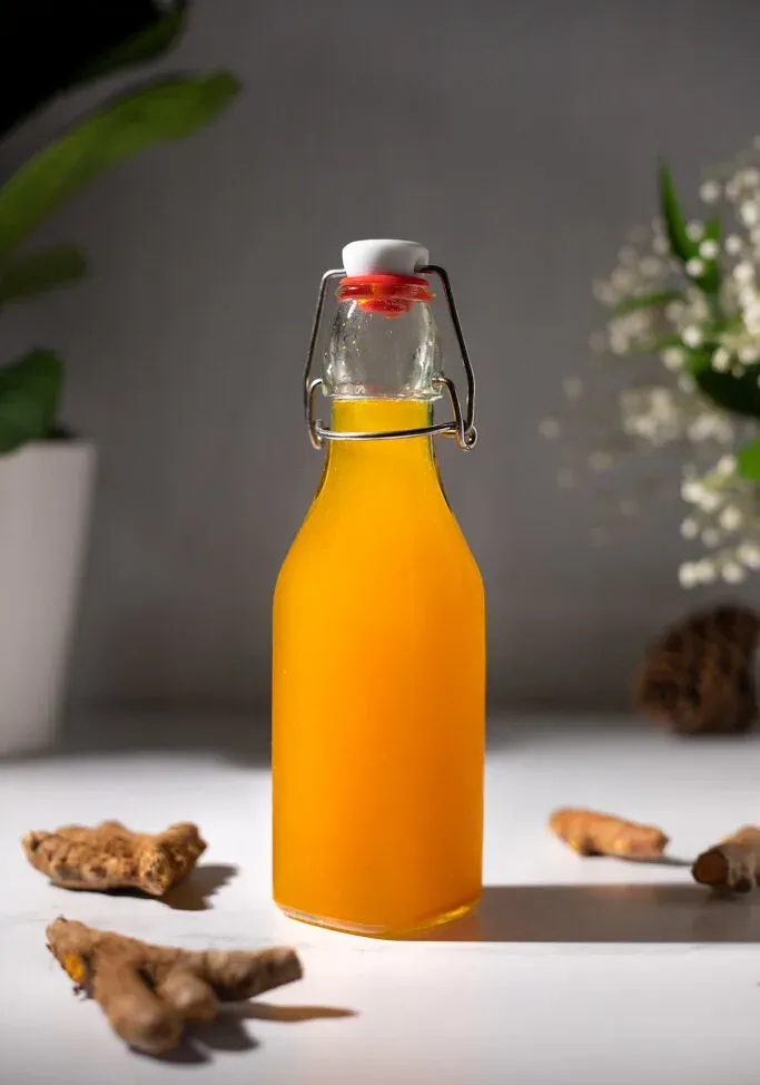 Einfacher Kurkuma-Ingwer-Sirup