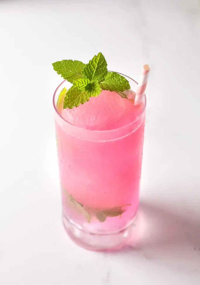핑크 코코넛 모히토