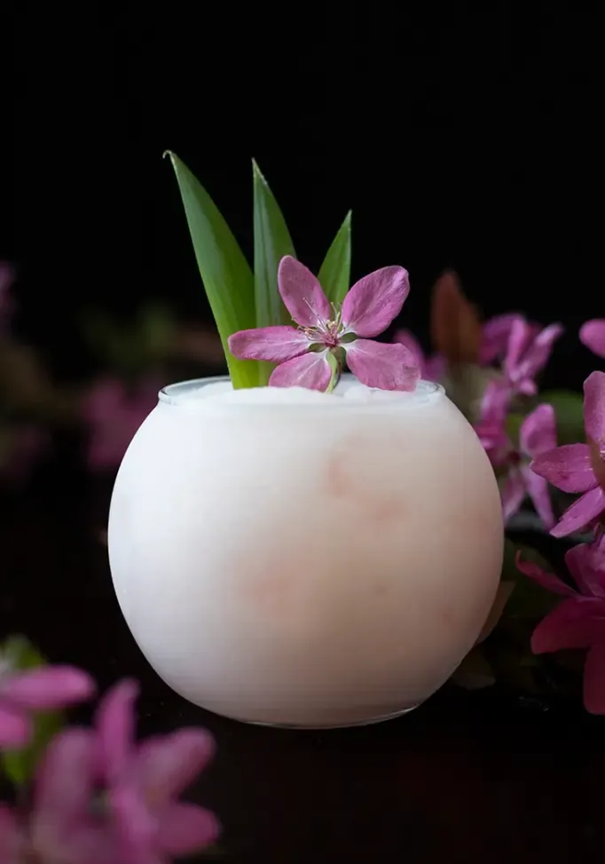 Beach Blossom - tropický rumový kokteil na leto