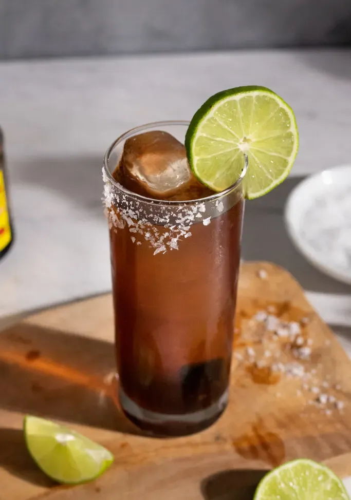 Przepis na wiśniową batangę (prosty koktajl z tequili).