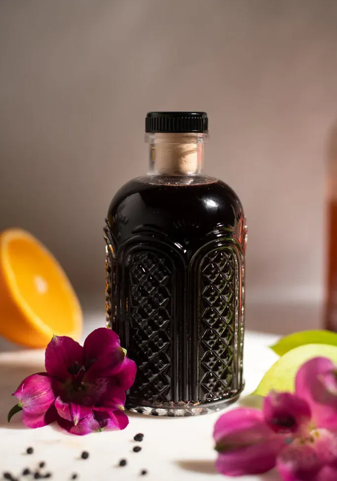 Einfaches Rezept für Holundersirup (mit oder ohne Honig)