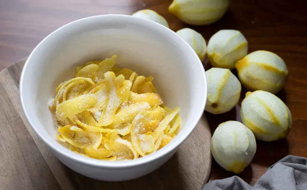 איך להכין Oleo Saccharum (סירופ שמן הדרים)