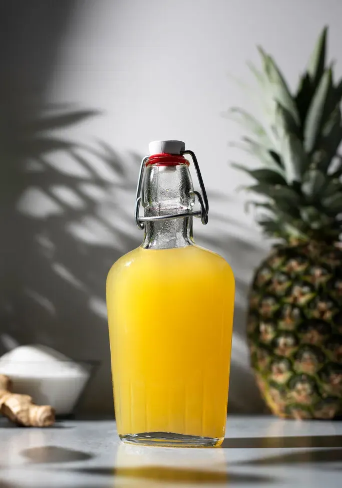 Einfacher Ananas-Ingwer-Sirup