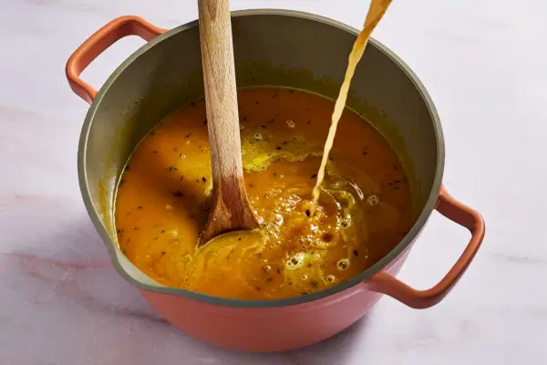 Soupe au poulet et riz sauvage