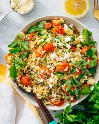 Salada de Macarrão Orzo