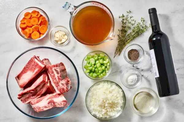 Ingredientes para fazer costelinha refogada