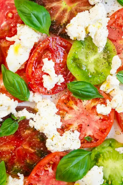 Mozzarella-Tomaten-Basilikum-Salat