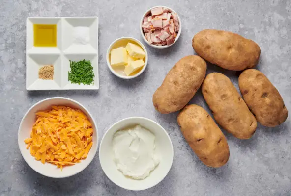 Batatas recheadas duas vezes assadas