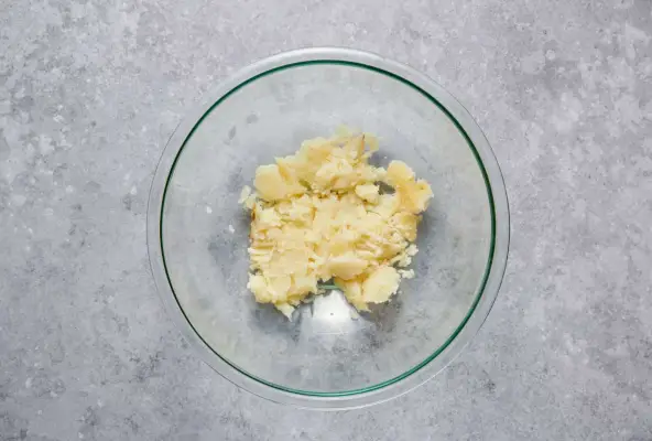 Batatas recheadas duas vezes assadas