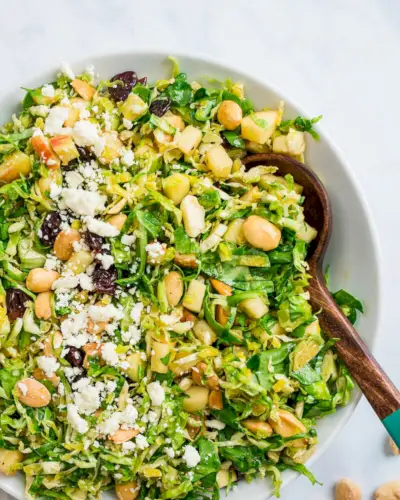 Salada de couve de Bruxelas