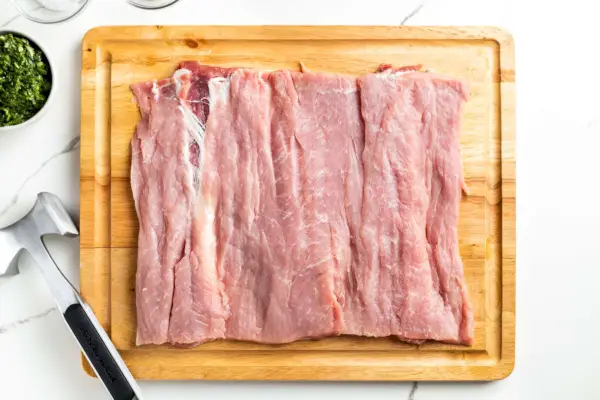 豚ロース肉のペストと生ハム詰め
