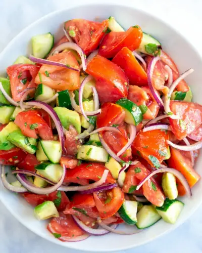 Gurken-Tomaten-Avocado-Salat