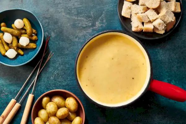 Fondue clásica de queso suizo