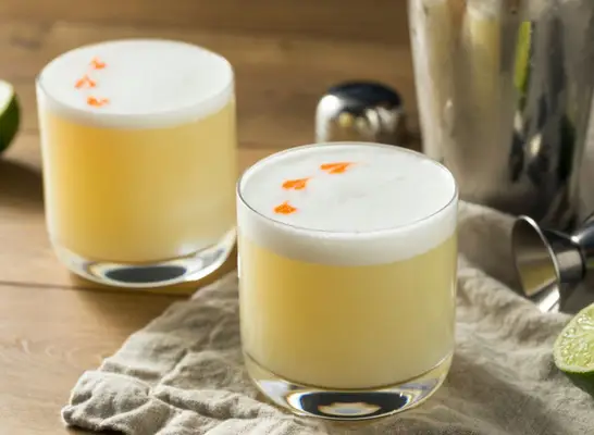 31 cocktails obsolètes que tout le monde doit commander au moins une fois