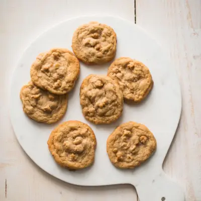 Zähe Erdnussbutterkekse mit Erdnussbutterchips