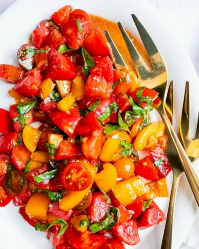Tomaten-Basilikum-Salat
