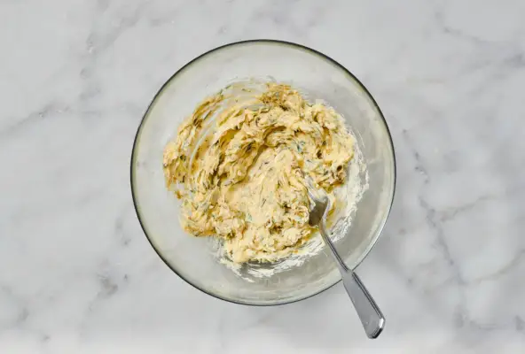 Rezept für ganz gerösteten Branzino mit Kapernbutter