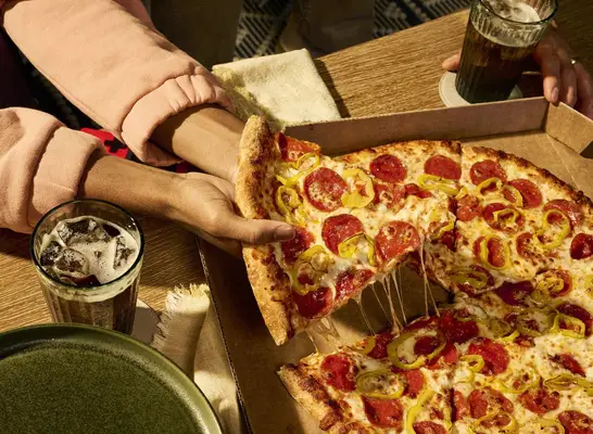 Domino právě rozšířilo menu na pizzu s dorty v New Yorku