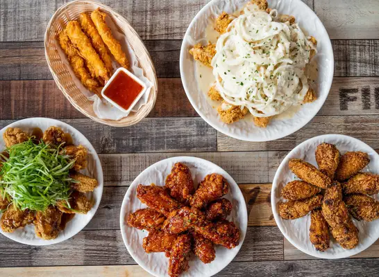 10 řetězců restaurací, které podávají nejlepší korejské smažené kuře