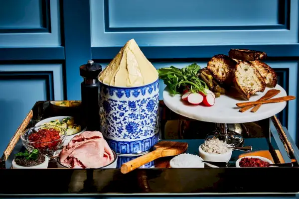 Ich kann nicht aufhören, an den Butterservice dieses Restaurants zu denken