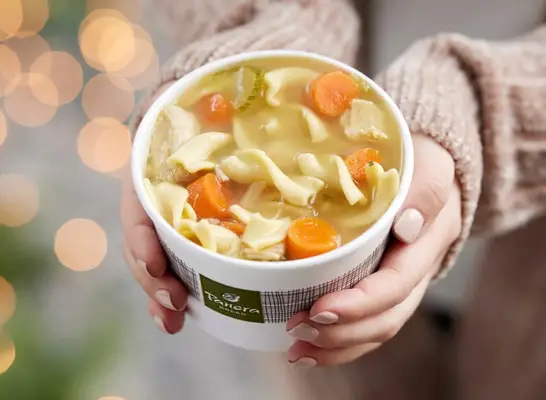 10 Restaurantketten, die die beste Hühnersuppe servieren