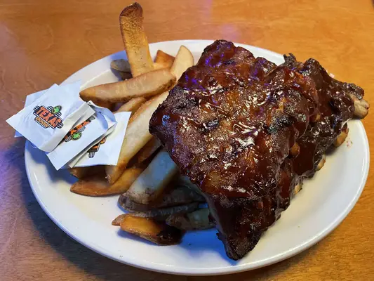 Texas Roadhouse vs. Chili's: ¿Cuál tiene mejores costillas?