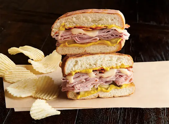 10 canali di ristorante che servono i migliori panini cubani