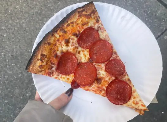 A PitchAl a Big New Yorker Pizza Hut proti autentickým plátkám NYC