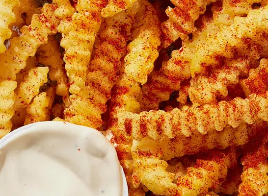 最高のスパイシーなポテトフライを提供する10のレストランネットワーク