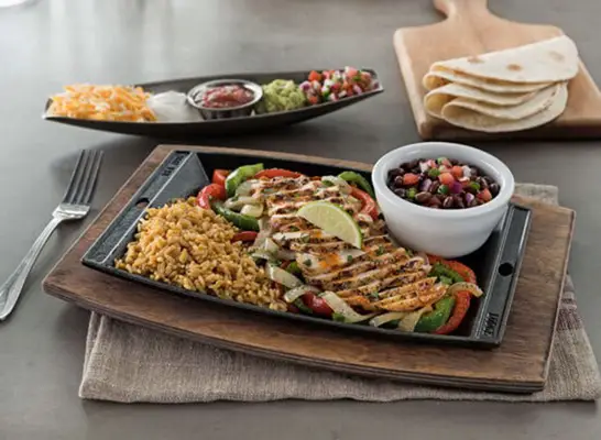 7 łańcuchów restauracji, które serwują najlepsze fajitas