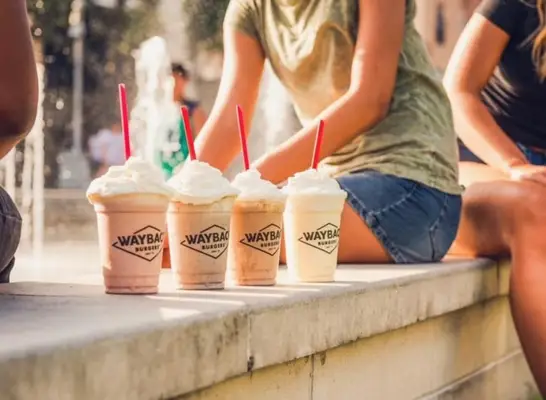 10 restauracji z fast foodami, które serwują najlepsze koktajle