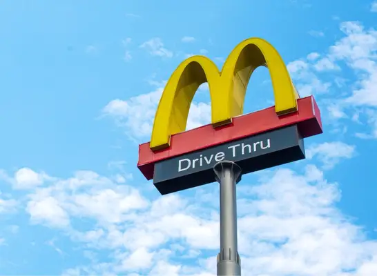 Klienti McDonalda překvapili „pobuřující“ cenu populárního sendviče