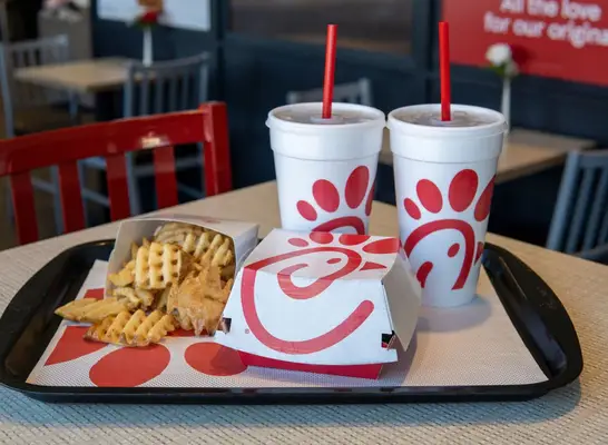 Chick-fil-A ist jetzt die drittgrößte Fast-Food-Kette in den USA und beträgt besser von McDonald's heraus