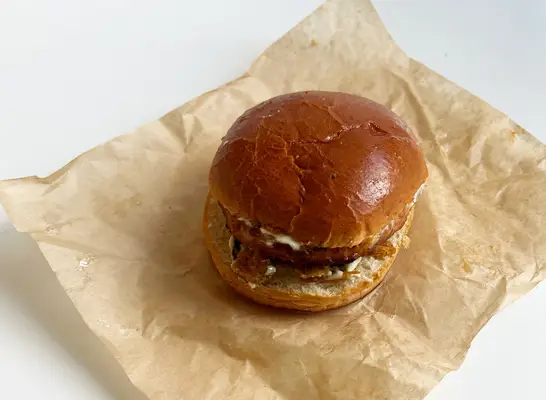 빨리 팔린 새로운 Phenra Chicken Sandwich를 사용해 보았습니다. 여기에 내가 생각한 것입니다