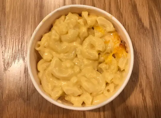 Ich habe die Makkaroni mit Chick-fil-a-Käse ausprobiert, und es war total unvergesslich