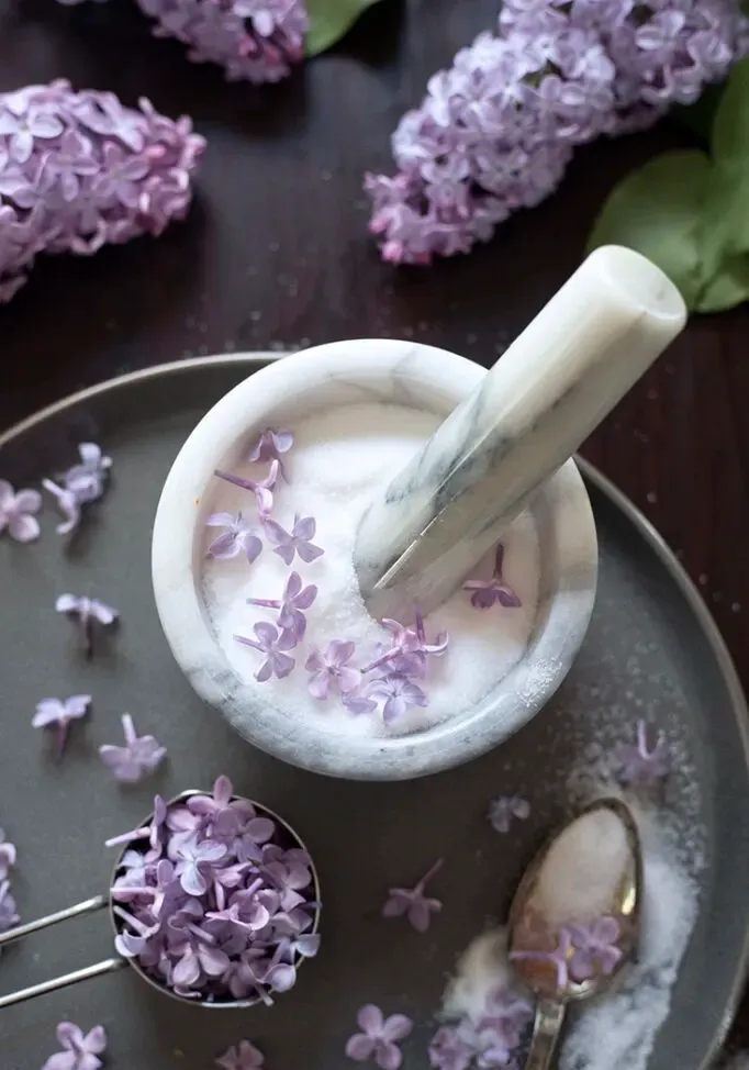 איך להכין סוכרים עם עירוי פרחים' loading='lazy' title=