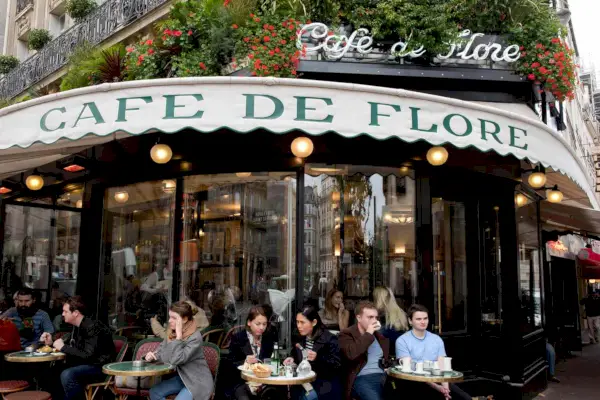 Die 7 legendären Pariser Cafés, die Sie nicht verpassen dürfen