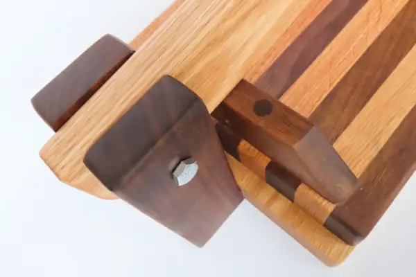 Detailný záber na Central Coast Woodworks Hardwood Tortilla Press