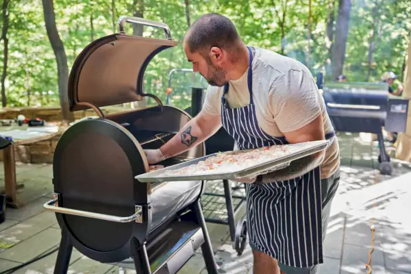 Weber Smokefire EX4 (דור שני) גריל גלולה מעץ