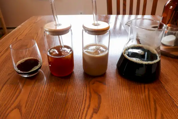 Café feito na cafeteira OXO Good Grips Cold Brew (1272880)