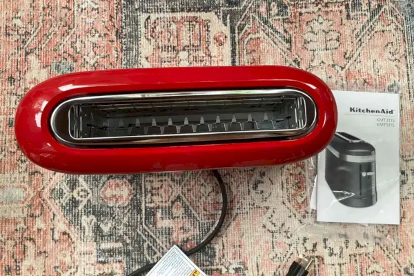위의 KitchenAid 2슬라이스 토스터(KMT3115ER)